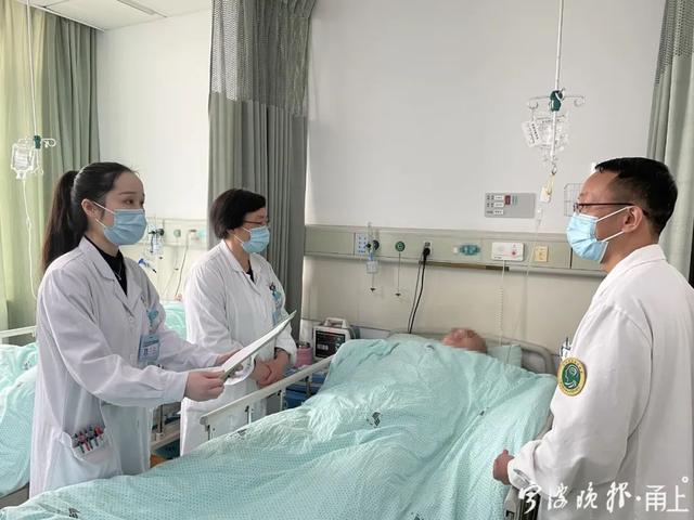 脑梗|宁波32岁男子一觉醒来，不会走路了！这病极其凶险，有医院一周收治3个！都有这个习惯……