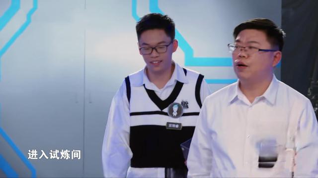 《最强大脑7》首播，郭麒麟评价“上阵父子兵”，实则在说自己影视交流地