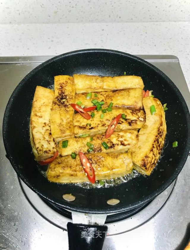 孜然豆腐：吃出烧烤味，好吃到停不了口！