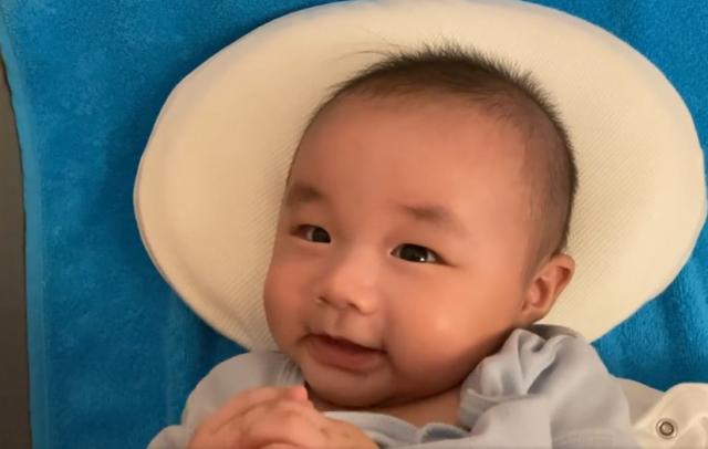 fun娱乐|古巨基获四个月儿子英文表白我爱你,热泪盈眶,父子对视超温馨