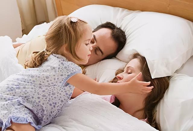 孩子多大该分床睡？不能超过这个年龄，晚了孩子难独立