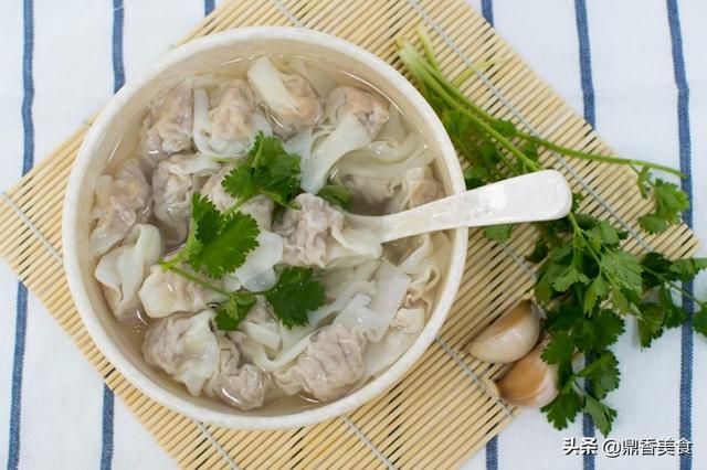 冬至包馄饨，还是这种味的好吃，鲜香又滑嫩，一口一个香，真过瘾