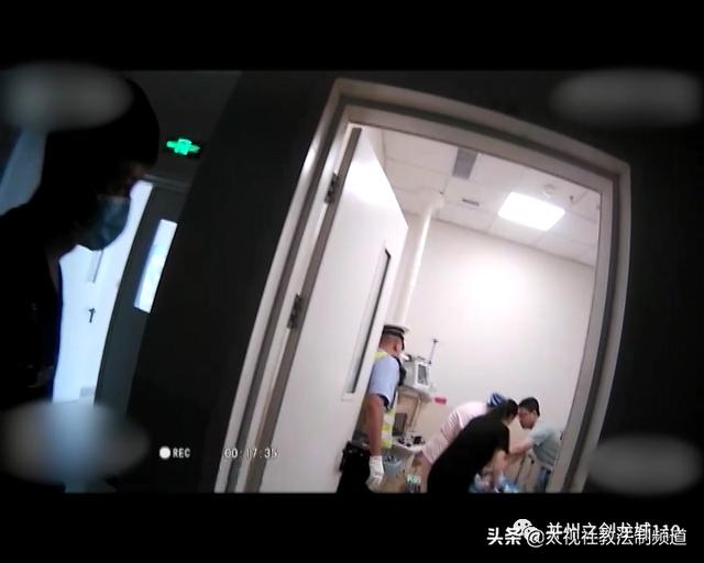 避风港|儿童误吞电池 交警接力送医