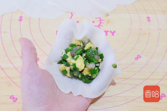 一张饺子皮就能做3款懒人面食，不用揉面也不用饧面，换个方式香