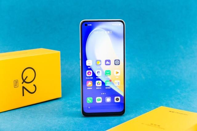 千元机也有旗舰质感？realme Q2 Pro素皮版太美了