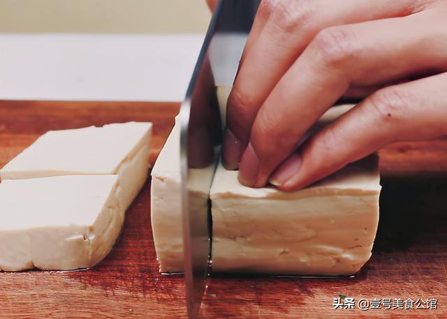 韭菜和豆腐这样搭配，鲜嫩爽口又嫩滑，解馋又营养的家常美食