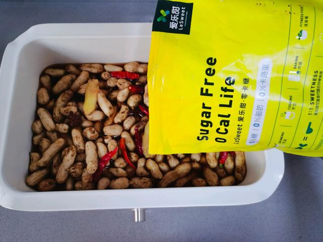 香辣花生的做法：美味无比，做法还简单