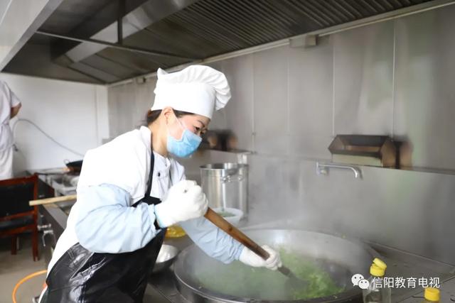 超级宝妈▲吃饭饭 我们是认真的