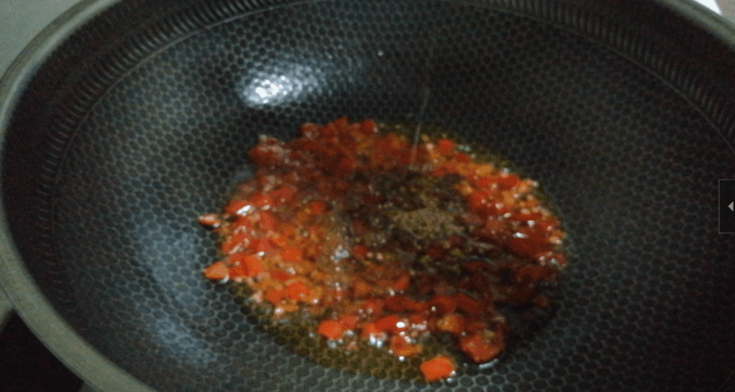 金针菇简单吃法，搭配一种酱料，秒变美味下饭菜