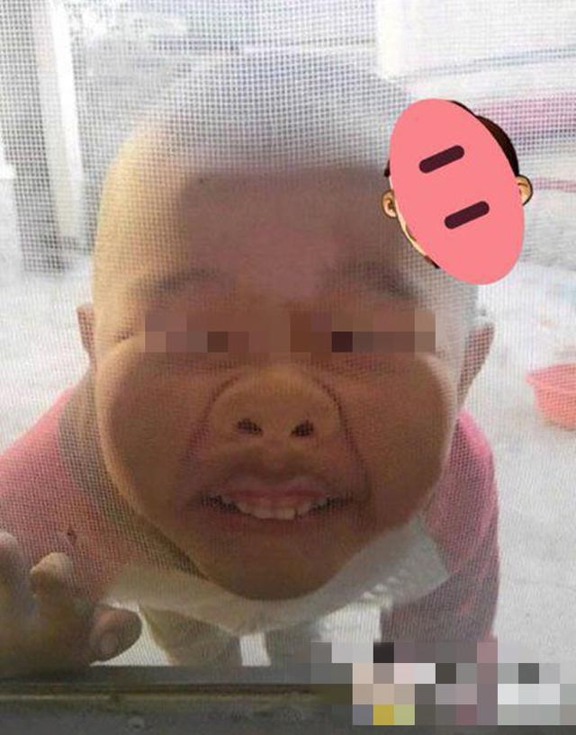 超级宝妈：小宝宝午睡醒来忙活“蒸馒头”，奶奶醒来后，看到这场面哭笑不得