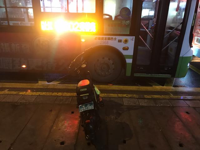 清理回收无牌照共享电动自行车：有牌无牌相去甚远，践“三日之约”尚需努力