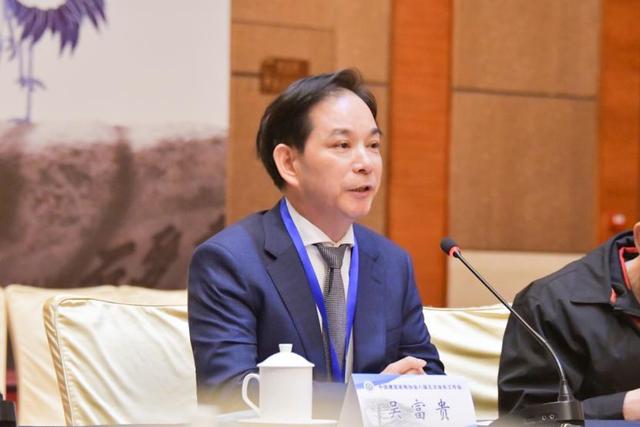 集团|深装集团传承红色基因，将党建做到实处落到细处