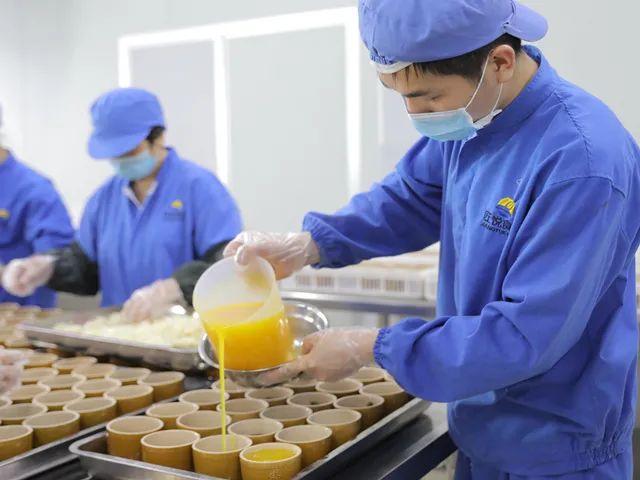 鲍鱼、海参、花胶、蹄筋……金色高汤浓醇鲜美，这“佛跳墙”绝了！丨种草机