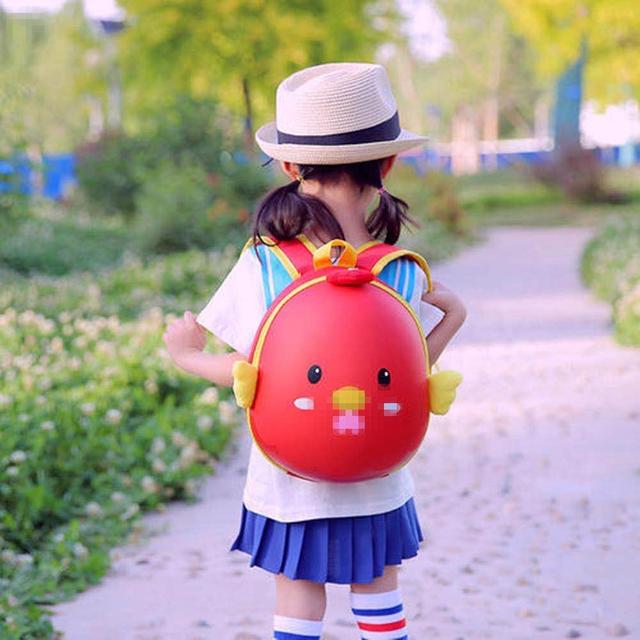 『超级宝妈』孩子穿新衣上学，妈妈接娃时衣服被剪坏，怒斥老师没一会却道谢