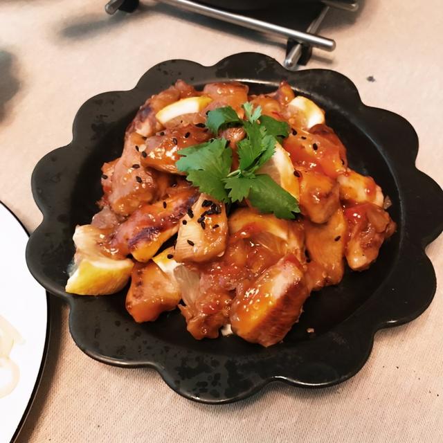 教你营养美味的芝香柠檬鸡，家里人连吃三天都不腻，一大盘不够吃