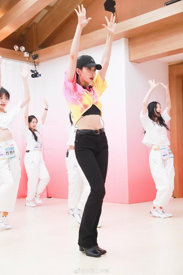 第五大道从当红女爱豆,到女团大教练,宋茜太太太励志了