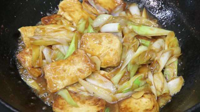 天冷了，家人就稀罕这道豆腐类美食，营养好吃又解馋下饭