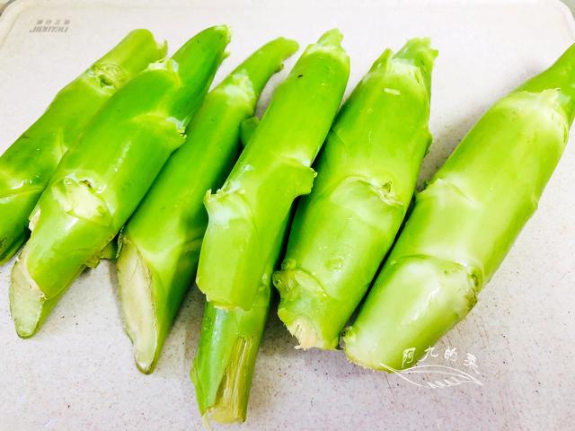 今日大雪，这菜正是营养又鲜嫩的季节，8分钟炒一盘，味道真香