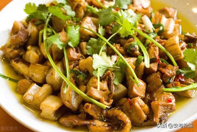 香嫩黄焖鸡，巨好吃的下饭菜，佐酒拌饭超赞，鲜香入味的家常菜