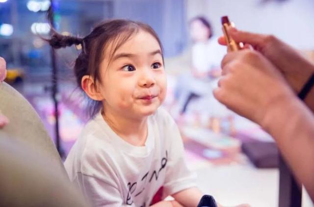 避风港|漂亮妈妈生出“丑小鸭”的几个原因，第二个拥有好基因也白搭