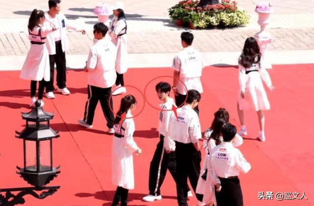 跑男最新路透照,蔡徐坤搭档何穗一队,看到程潇队友粉丝放心了电影工厂