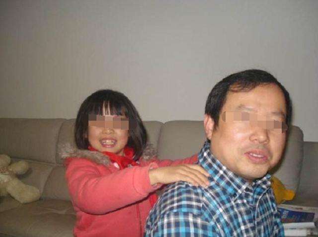 【超级宝妈】“妈妈掉水里，你先吃蛋糕还是巧克力？”5岁儿子的回答很扎心