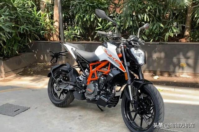 KTM 125 Duke新款亮相 油箱加大续航增长100公里