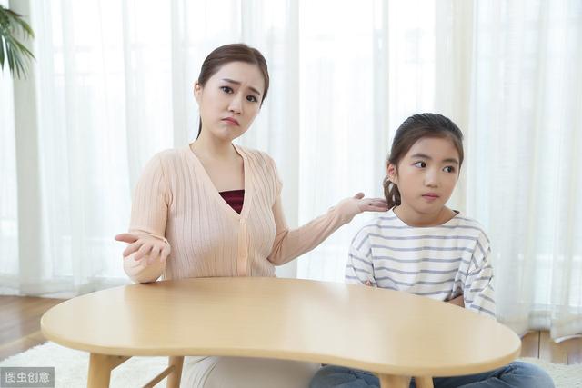 「你的育儿经」“再哭,靠墙站!”冲孩子吼,不如试试樊登热荐的情感引导式教育