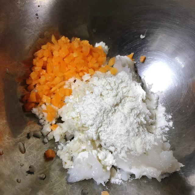 大眼睛的女孩|辅食课堂 | 买啥肉肠，自己做的安全又好吃