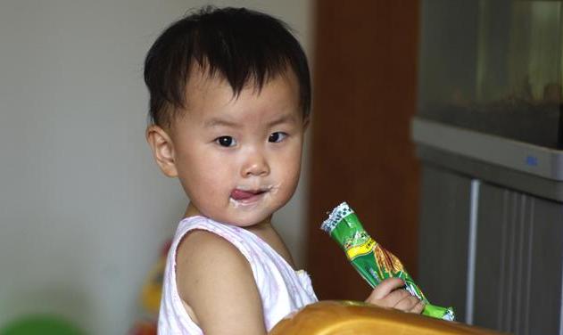 超级宝妈|宝宝容易积食？儿科医生：妈妈改掉3个坏毛病，宝宝脾胃更健康