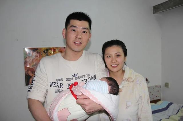 上观新闻@超级奶爸养成记：前线守得住，还会换尿布