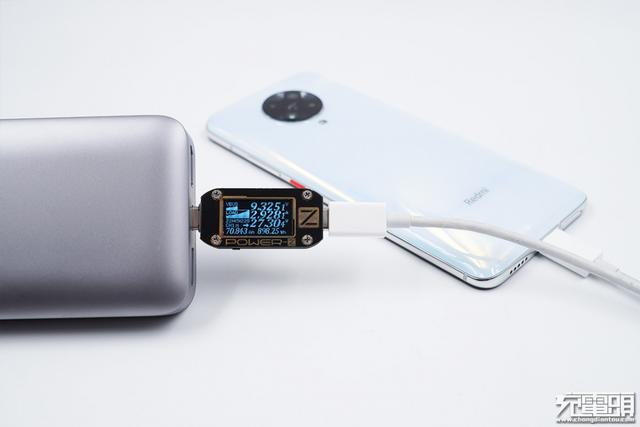 自带HDMI支持4K视频拓展，紫米多功能充电宝深度评测