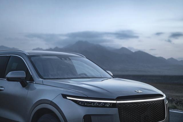 相比特斯拉的长续航，没有里程焦虑的理想ONE，让人更难以拒绝