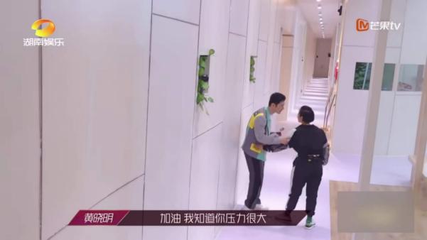 温暖先生|被撕上热搜的黄圣依和刘芸，这两位乘风破浪的姑奶奶膈应了谁？