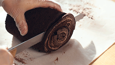 什么圣诞节，不就是找个借口吃蛋糕吗？