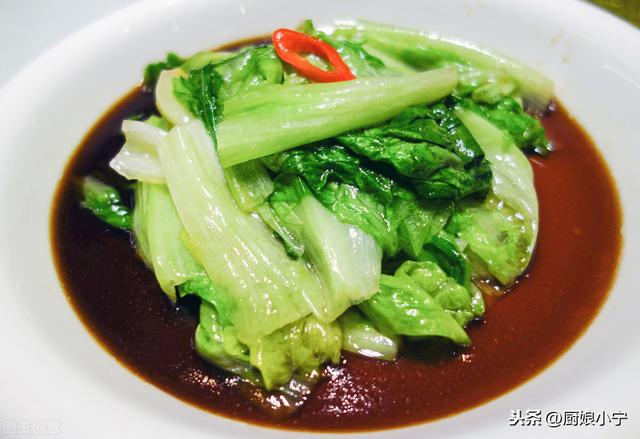 新手炒菜，应该用生抽、老抽还是蚝油？效果不一样，可别用错了