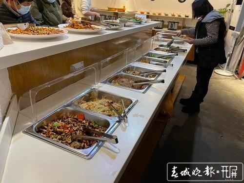 昆明素食餐馆悄然兴起 吃素食就能养生吗