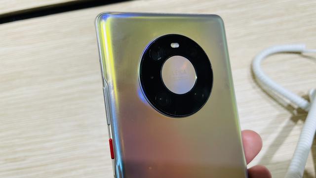 华为Mate40 Pro体验30分钟，外观与手感，太让我沉醉