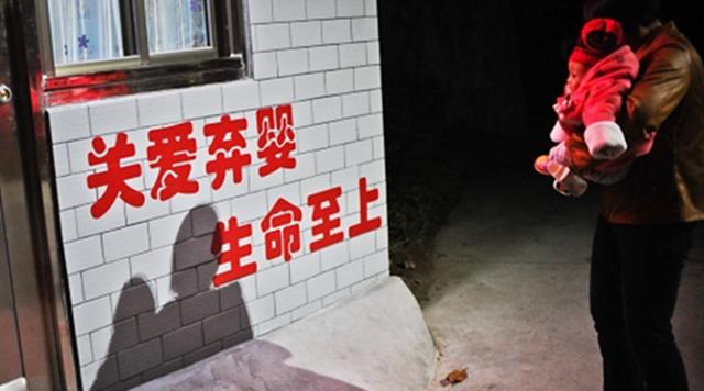 超级宝妈■比生而不养更糟糕的事，是我不爱你，而且还要骗你
