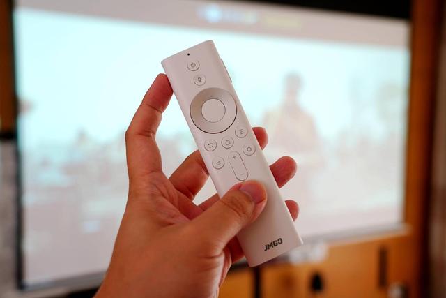 2400ANSI亮度！入门高端旗舰坚果J10画质及效果展示