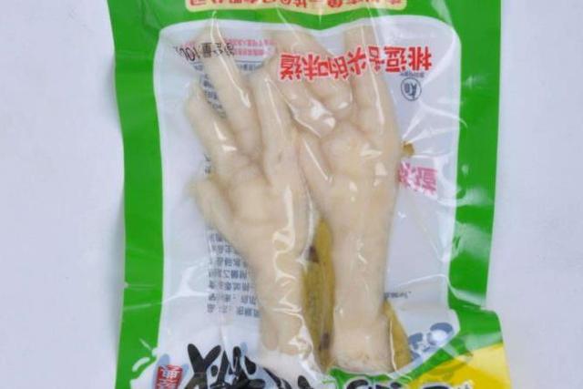 「超级宝妈」小女生爱吃零食，患白血病，这几种食物甲醛超标，别给孩子吃！