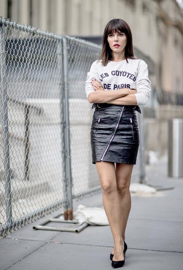 普拉达女王胖女人穿T恤谨记“3不要”,显臃肿还没品味,再贵的衣服也廉价