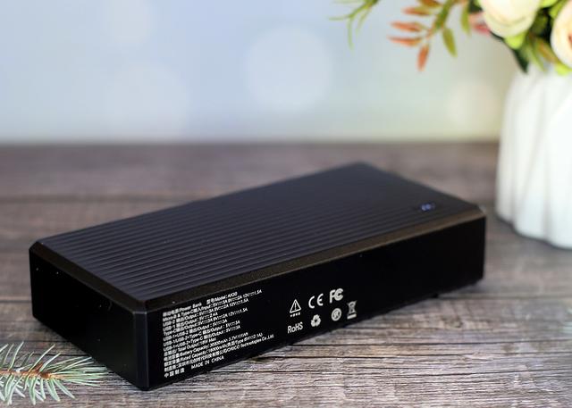 彻底告别电量焦虑，奥睿科30000毫安时充电宝