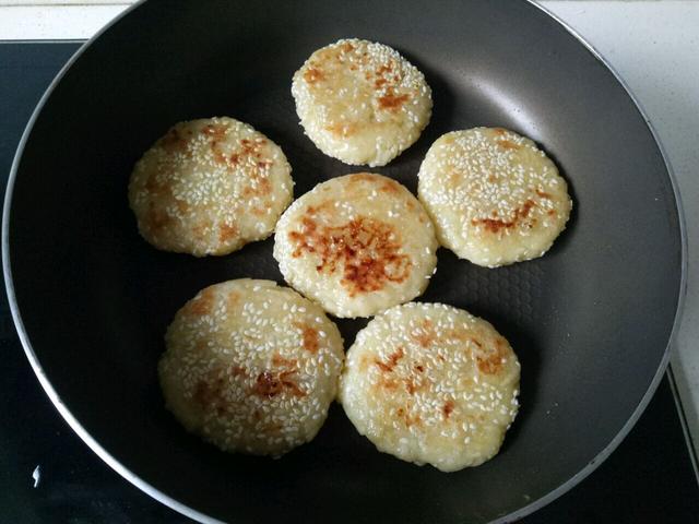 2个苹果，1碗面粉，30年第一次吃到这个新做法，上桌就光了