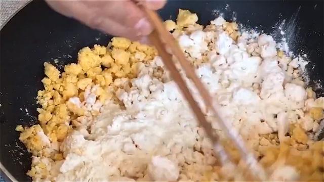 玉米面最好吃的做法，看着都流口水，暄软细腻，越嚼越香