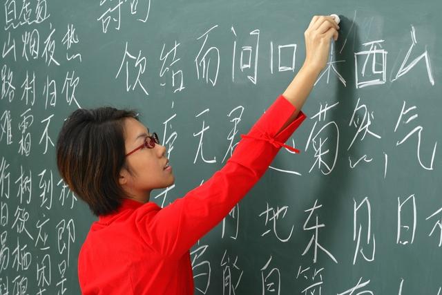 「你的育儿经」孩子在学校说方言被嘲笑，于老年人何干？传统文化的退化才是根源