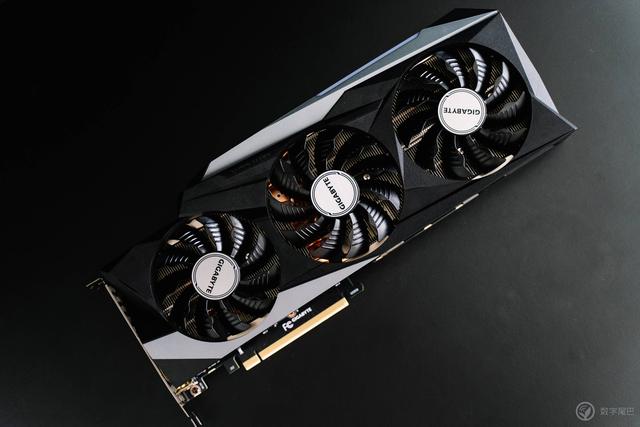 极速冷酷，技嘉 GeForce RTX 3090 GAMING OC 魔鹰图赏