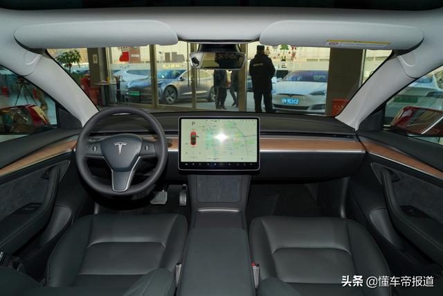 新车｜充足空间和澎湃动力选谁？体验特斯拉MODEL Y/3