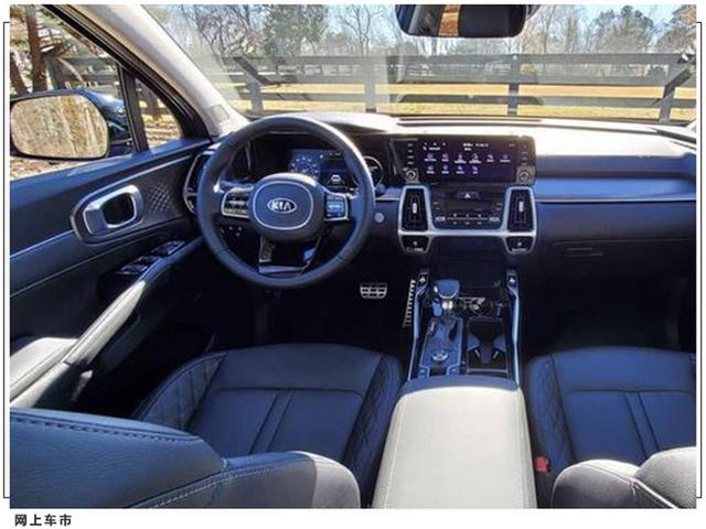 起亚全新索兰托实拍！熏黑外观套件，搭1.6T混动，座椅2+2+2布局