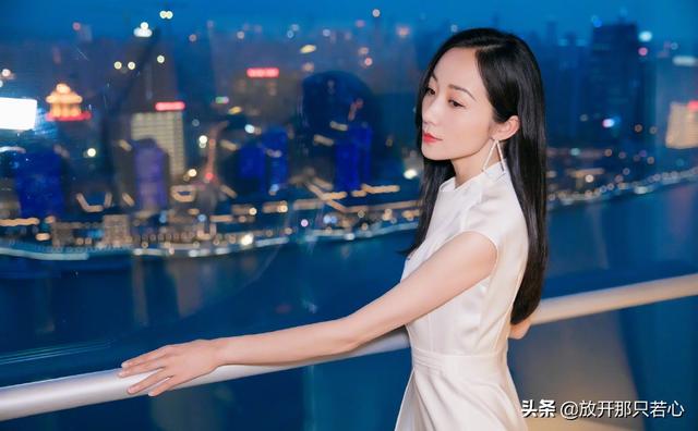 思小沫|37岁韩雪浦江夜景照气质高雅，干练且脱俗，依旧是我们心中的女神